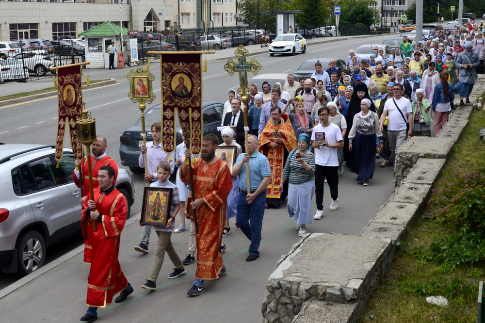 Крестный ход памяти священномученика Феофана, епископа Соликамского